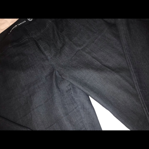 Dark Blue Jeans - Picture 3 of 10